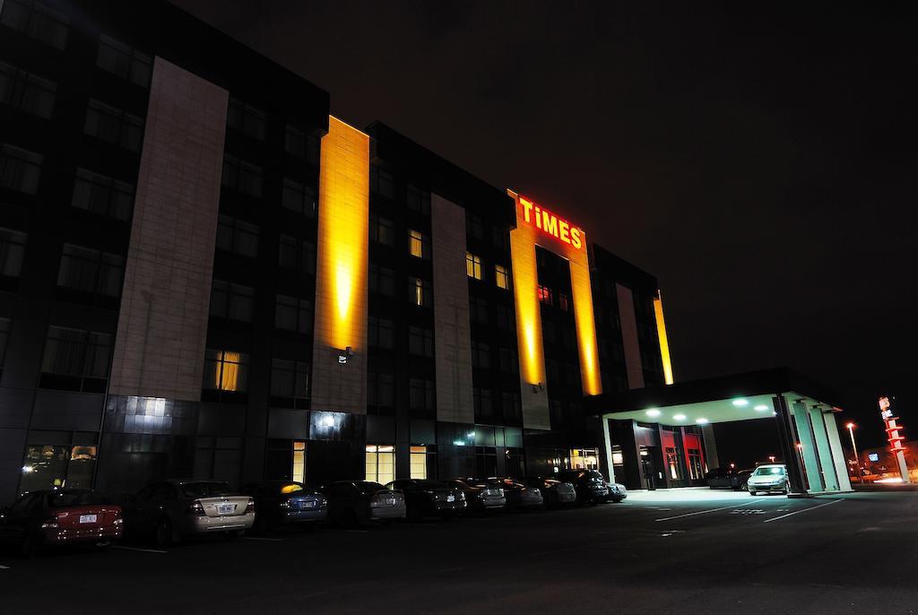Grand Times Hotel Quebec City Exterior photo